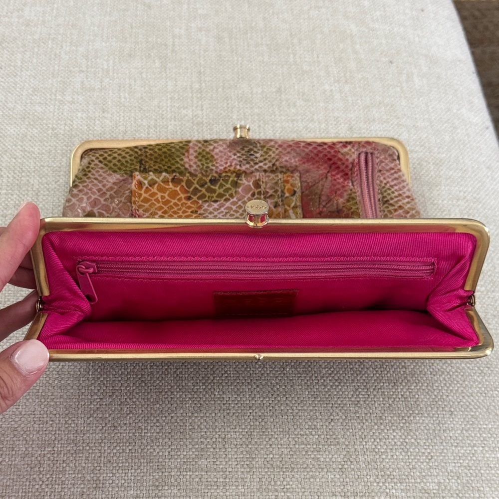 HOBO Floral Pattern Wallet - Red and Green - Picture 4 of 7